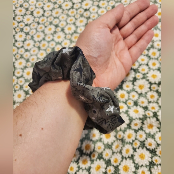Hamemade Scrunchies - Picture 2 of 11